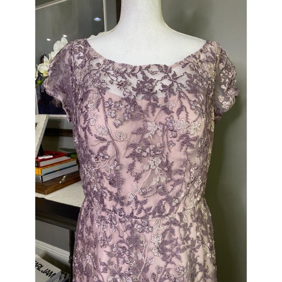 La Femme 27956 Lace Column Gown Dusty Lilac Women's Size 12 - Picture 5 of 11